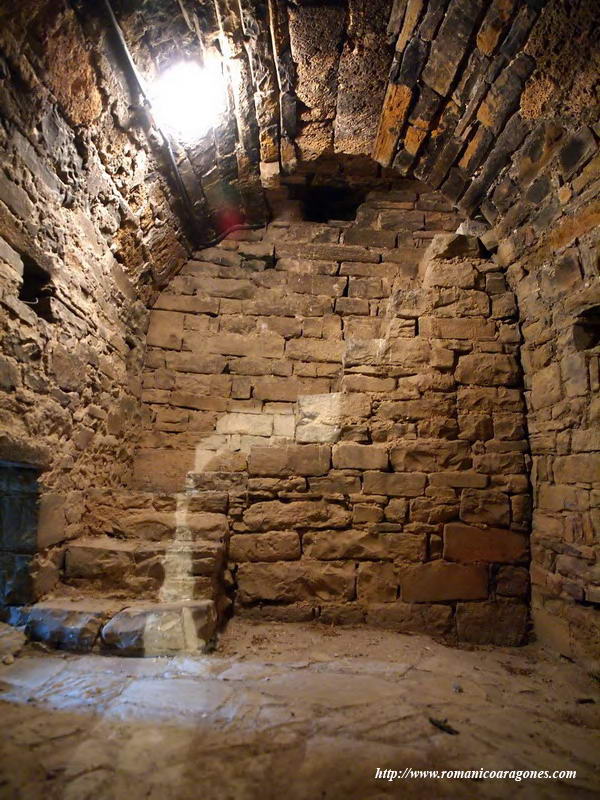 INTERIOR DE LA TORRE